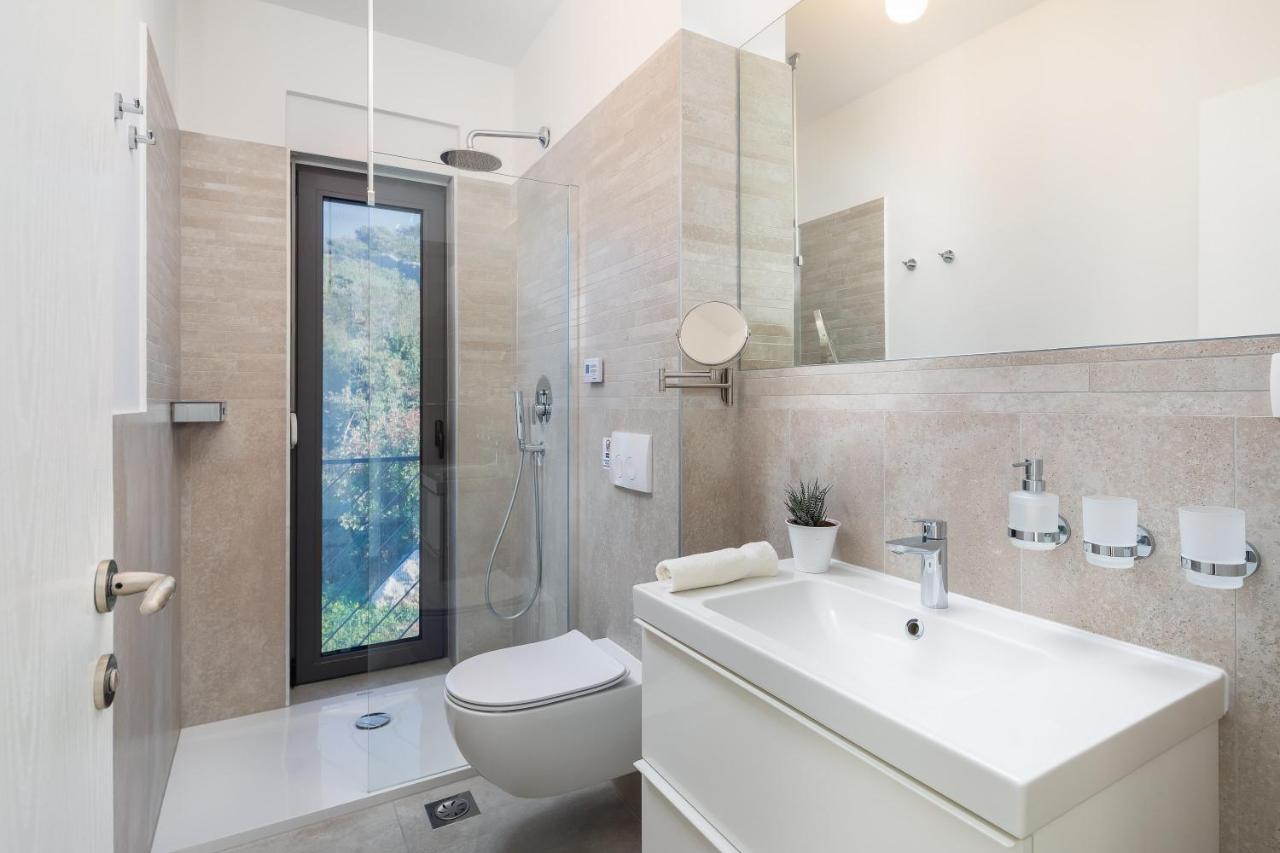 Holiday Home D&D Residence Rogoznica  Bagian luar foto